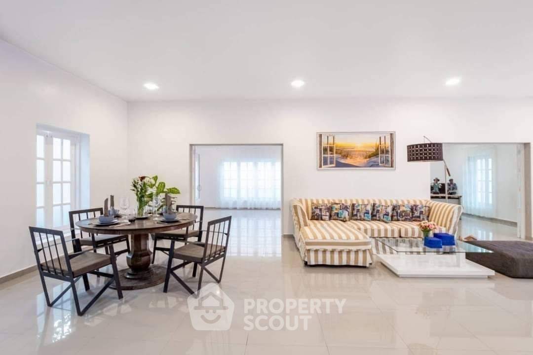 รูป บ้าน 6 ห้องนอน ขนาด 490 ตร.ม. เทมเพิลเลควิลล่า นาจอมเทียน พัทยา (ID 998616) - รูปที่ 4/12