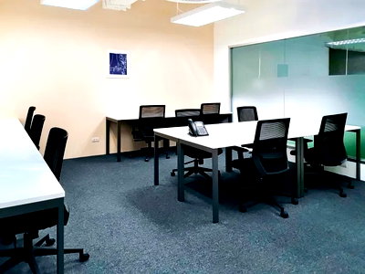 สำนักงานให้เช่า : พื้นที่ออฟฟิศให้เช่า อาคารเตียวฮง สีลม ทำเลย่านใจกลางธุรกิจ เดินทางสะดวก สิ่งอำนวยความสะดวกที่ทำให้คุณสามารถเริ่มงานได้ทันที  รองรับพนักงานได้จำนวนมาก