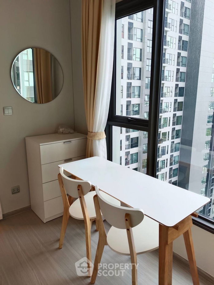 picture 200m To BTS Chit Lom | 16th-Floor 2-BR At President Place (ID 1130871) - 1/27