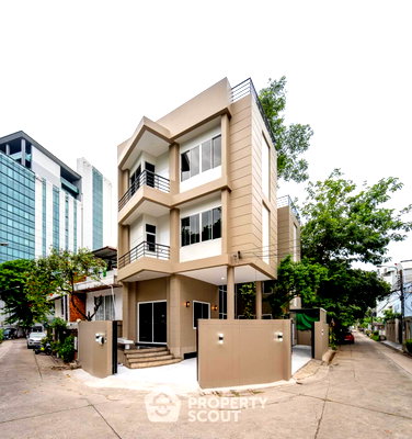 บ้านเดี่ยว วิทยาลัยป้องกันราชอาณาจักร (วปอ.) : บ้านเดี่ยว 5 ห้องนอน สำหรับขาย The Amber Home @ Chatuchak-Mo Chit ใกล้ BTS หมอชิต (ID 2251804)