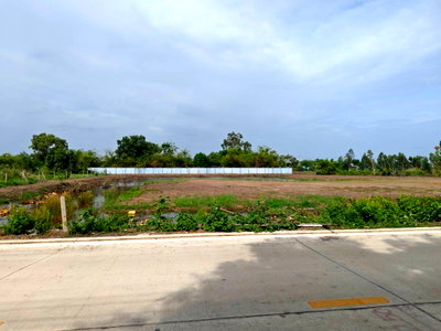 Land for sale : Prime Land for Sale – Adjacent to Concrete Road, Only 1 km from Khlong Luang Land Office – 5 Rai 2 Ngan 86.5 Sq. Wah