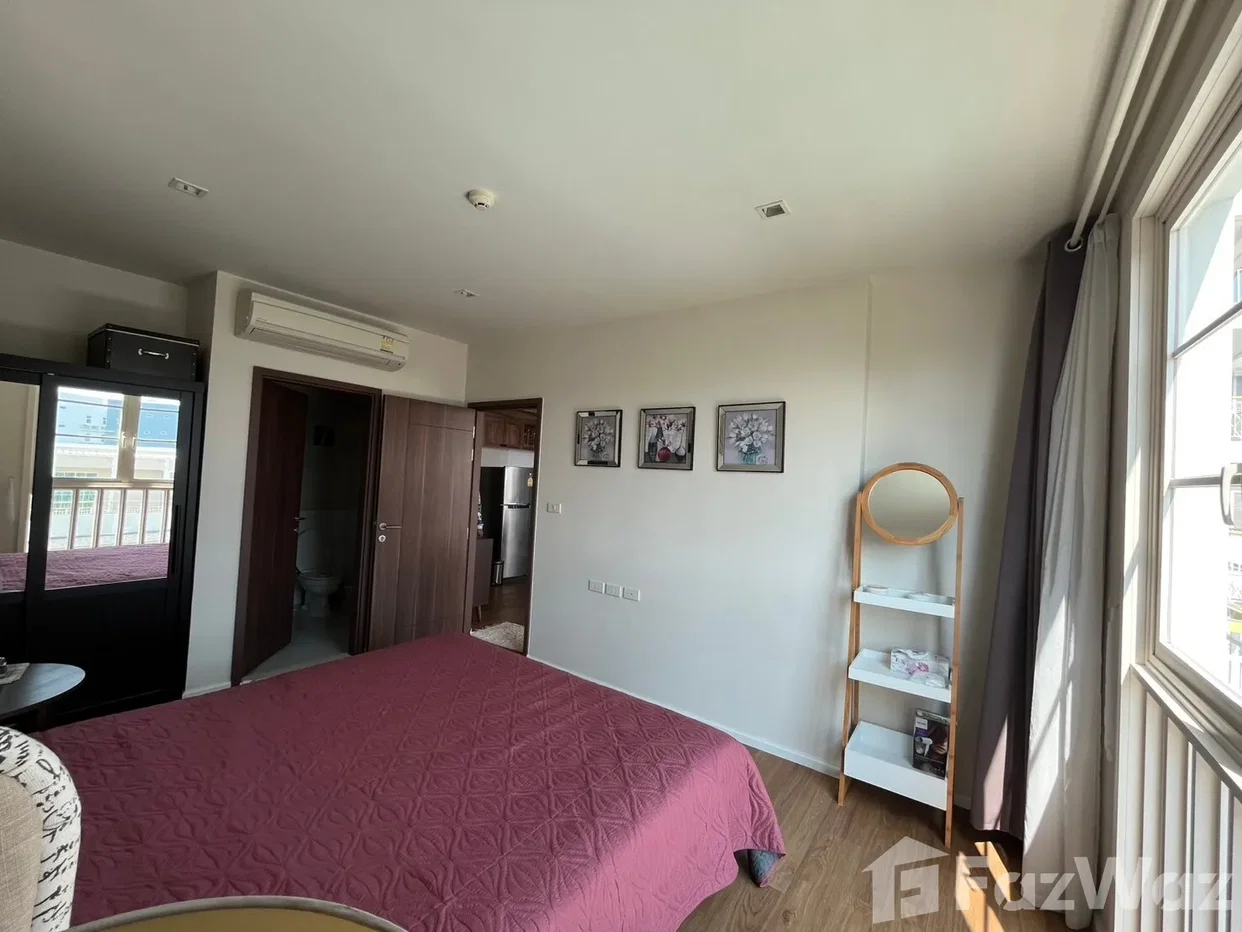 picture 2 Bedroom ,Top Floor in Autumn Condominium 1995080 - 5/11