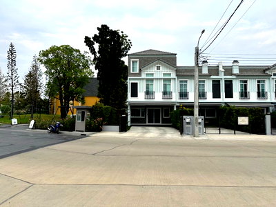 Townhouses for rent : Indy 2 Bangna - Ramkhamhaeng 2