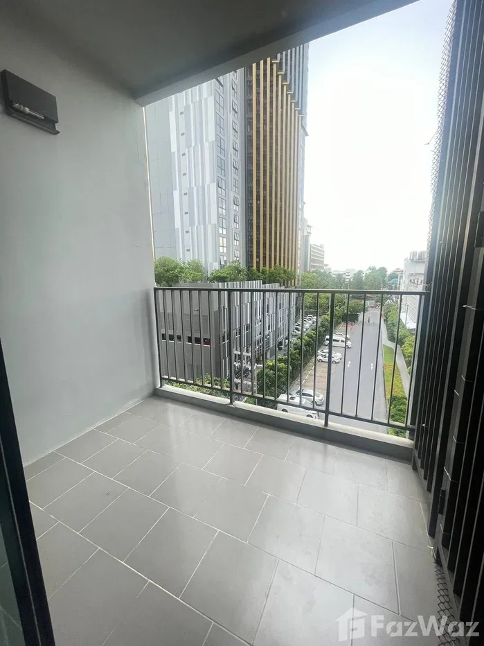 picture The Base Central Pattaya 5652722 - 15/16