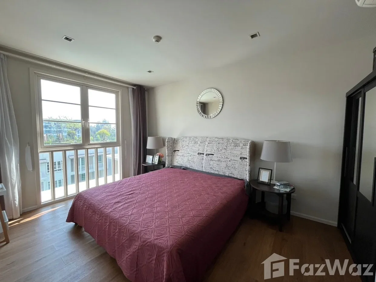 picture 2 Bedroom ,Top Floor in Autumn Condominium 1995080 - 3/11