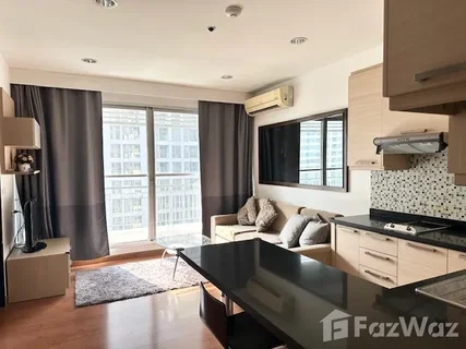 Chic 2BR Condo in Busy Bangkok 37034