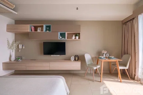 Studio Condo for Sale/Rent at Zire Wongamat 5629246