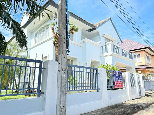 ขายบ้านเดี่ยว : ขายบ้านเดี่ยว ปัญจทรัพย์ ปาร์ค ปิ่นเกล้า 80 ตรว.พร้อมเฟอร์ พร้อมอยู่ 4ห้องนอน 3ห้องน้ำ 1 ห้องแม่บ้าน ติดถนนบรมราชชนนี