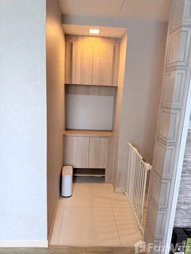 Agent sell condo 5652593