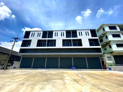 Shophouses for sale Muang Samut Sakhon Samut Sakhon : 3.5-story commercial building with rooftop for sale in the UTECTIC2 project, located on Rama 2 Road, km. 24-25.