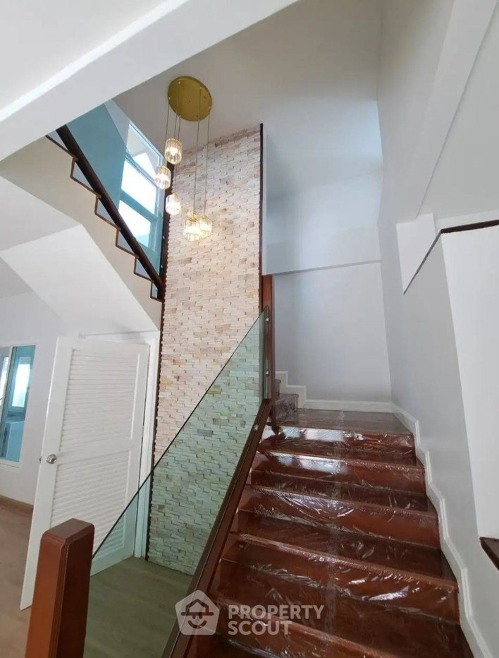 รูป บ้านเดี่ยว 3 ห้องนอน 300 ตร.ม. เลี้ยงสัตว์ได้ หมู่บ้าน นนทรี 5 บางศิทอง (ID 2165608) - รูปที่ 8/18