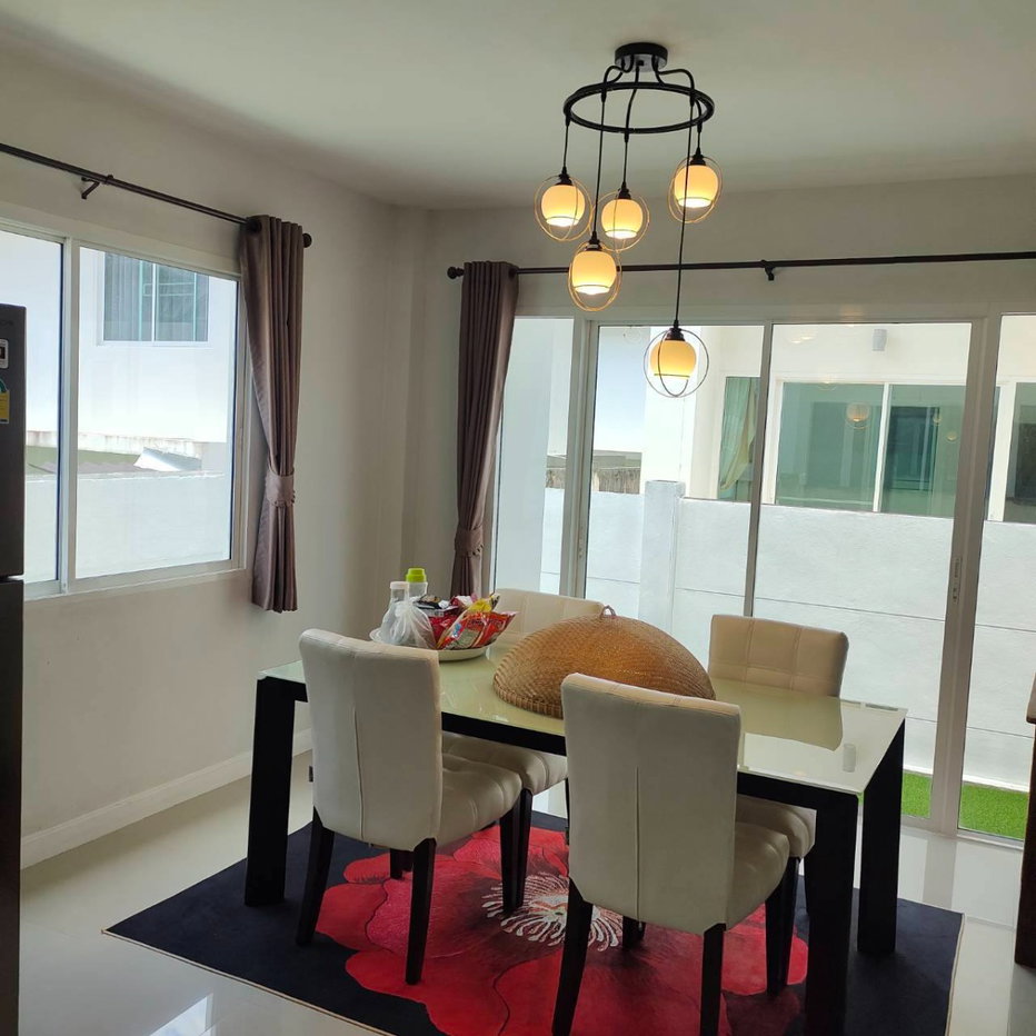 รูป UK06-051 🏡 **บ้านเลควัลเลย์ว่างให้เช่า เริ่มเข้าอยู่ได้ 4 ต.ค.นี้!** 🌿 - ค่าเช่า 30,000 บาท/เดือน - ประกัน 2 เดือน + ล่วงหน้า 1 เดือน - รูปที่ 2/20