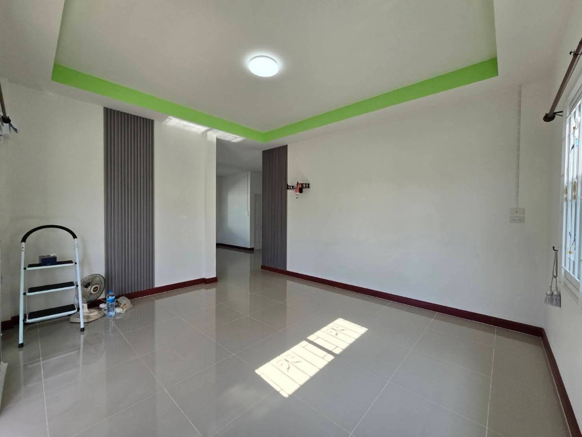 รูป บ้านเดี่ยวทำเลดีสัตหีบ ราคาถูก ตรงข้ามสนามกีฬาราชนาวี  - รูปที่ 4/13