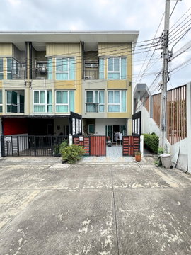 For Sale: 3-Story Townhome (Corner Unit) Bless Town Srinakarin-Namdang – 19.4 sq.wah, only 10 minutes from Mega Bangna
