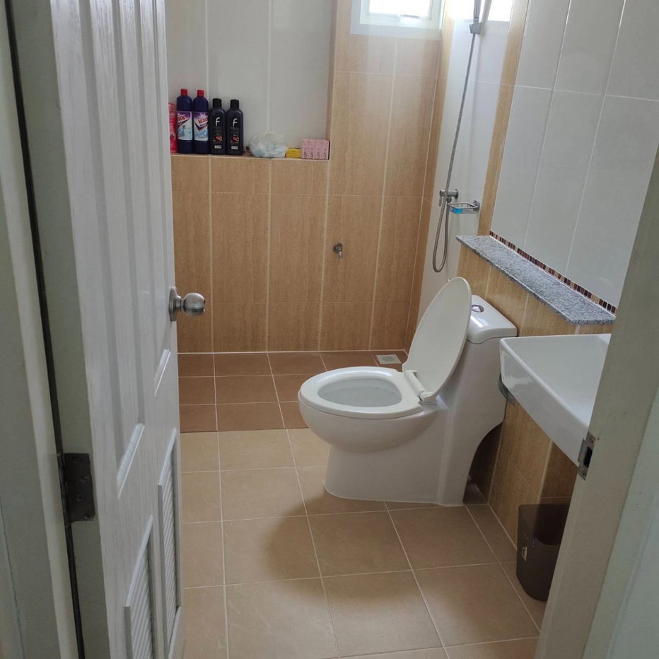 รูป UK06-051 🏡 **บ้านเลควัลเลย์ว่างให้เช่า เริ่มเข้าอยู่ได้ 4 ต.ค.นี้!** 🌿 - ค่าเช่า 30,000 บาท/เดือน - ประกัน 2 เดือน + ล่วงหน้า 1 เดือน - รูปที่ 17/20
