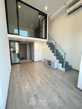 1-BR Condo For Sale At SOHO Bangkok Ratchada, 200m MRT Huai Khwang (ID 2030318)