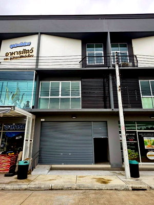 Shophouses for sale Pathumthani : For sale, 3-story commercial building, brand new! Baan Pruksa Ratchapruek 345