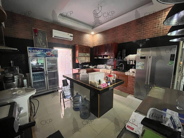 รูป บ้านพร้อมที่ดิน 192 ตรว. ขนาดกว้างขวาง ซอยสวนผัก ใกล้เซนทรัลเวสวิลล์ ถนนราชพฤกษ์ เดินทางสะดวกเข้าออกได้หลายทาง - รูปที่ 10/11