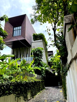 บ้านเดี่ยว ถนนสุขุมวิท : ขายบ้านเดี่ยวเอกมัยพร้อมสระว่ายน้ำ เอกมัย12 ปรีดี31 5ห้องนอน 850ตร.ม ใกล้ BTSเอกมัย ทองหล่อ Sukhumvit Detached House บ้านเดี่ยวสุขุมวิท  0879074045