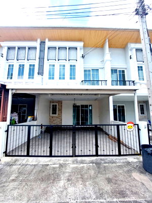 ขายทาวน์โฮม : 🏡 ทาวน์โฮมรีโนเวทใหม่ สวยพร้อมอยู่ โกลเด้นทาวน์ รามอินทรา – คู้บอน 27 ✨ รีโนเวทใหม่ทั้งหลัง + แถมเฟอร์ SB / Index พร้อมเข้าอยู่ได้ทันที!