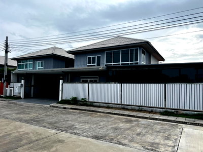 ขายบ้านเดี่ยว : ขายบ้านเดี่ยว 2 ชั้น หมู่บ้านดิ เอ็กซ์เทนโซ เลียบวารี