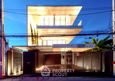 Houses for sale สถาบันเทคโนโลยีไทย-ญี่ปุ่น : 4-BR House For Sale Sukhumvit, Khlong Tan Nuea Near ARL Ramkhamhaeng (ID 2094573)