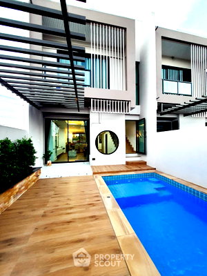 Townhouses for sale Khao Chi Chan : Pet-Friendly 3-BR Townhouse For Sale, Snook, Near Nongnooch Garden (190 Sqm) (ID 1543711)