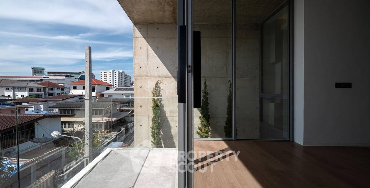 picture 4-BR House For Sale Sukhumvit, Khlong Tan Nuea Near ARL Ramkhamhaeng (ID 2094573) - 15/19