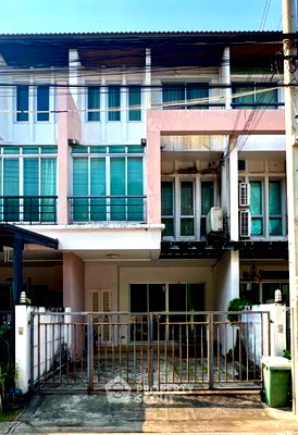 Townhouses for sale : Pet-Friendly 3-BR Townhouse For Sale Near Bang Talat, Nonthaburi (ID 2046089)
