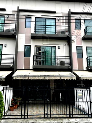 Townhouses for rent Nawamin 42 : 📌 Urgently for rent : BAAN KLANG MUANG NAWAMIN 42