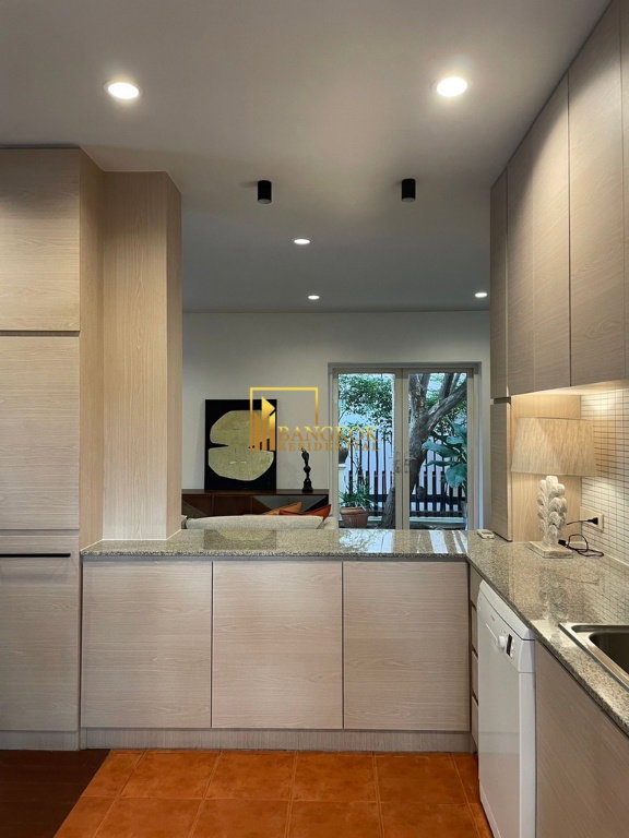 รูป Spacious 4 Bedroom House With Pool in Phrom Phong - BR7949SH - รูปที่ 8/13
