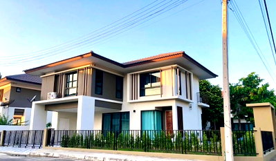 ขายบ้านเดี่ยว : ขายบ้านเดี่ยว 2 ชั้น โครงการ เพลินจิต คอลลิน่า เชียงใหม่ ใกล้คลับเฮาส์ และทางเข้าออกโครงการ T.0946511456