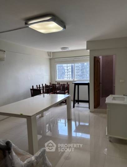 รูป คอนโด 1 ห้องนอน ชั้น 30 ขนาด 50 ตร.ม. ใกล้ BTS ช่องนนสี่ | I.T.F. Silom Palace (ID 2260746) - รูปที่ 9/12