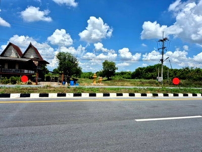 Land for sale : Land for sale: 51 rai, 0 ngan, 47 square wah, located on a 4-lane road in Ban Phrik Subdistrict, Ban Na District, Nakhon Nayok Province