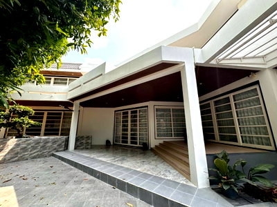 เช่าบ้านเดี่ยว โรงเรียนเซนต์แอนดรูส์อินเตอร์เนชันแนล กรุงเทพ : ❖ Prime Location ❖ บ้านเดี่ยว 2 ชั้น 4 ห้องนอน 5 ห้องน้ำ 15 ที่จอดรถ | ขนาดที่ดิน 340.00 ตร.ว. พื้นที่ใช้สอย 800.00 ตร.ม. | ใกล้ BTS สถานีพระโขนง