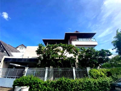 เช่าบ้านเดี่ยว ถนนเพชรบุรี กรุงเทพฯ : LTHC13045 – House for Rent (บ้านให้เช่า) in Phromphong (พร้อมพงษ์) Size 390 sqm. 4 Bed 5 Bath ONLY 90K/Month