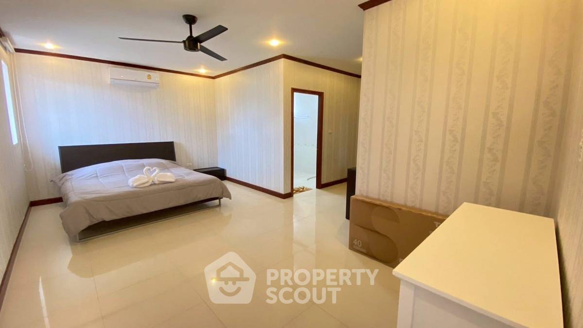 รูป วิลล่า 5 ห้องนอน 400 ตร.ม. ให้เช่า ใน นาจอมเทียน พัทยา (ID 2265856) - รูปที่ 12/17