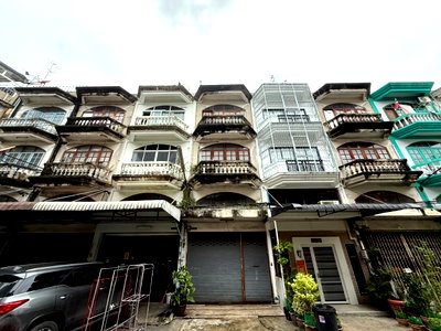 อาคารพาณิชย์ ท่าพระ : ขายอาคารพาณิชย์ 3 ชั้นครึ่ง ทำเลทอง ซอยจอมทอง 13 ใกล้ BTS | #TPI-2314
