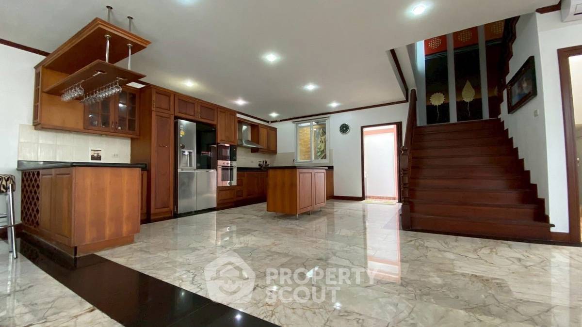 รูป วิลล่า 5 ห้องนอน 400 ตร.ม. ให้เช่า ใน นาจอมเทียน พัทยา (ID 2265856) - รูปที่ 8/17