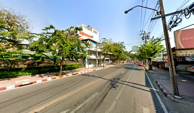 ที่ดิน สนามหลวง : ขายที่ดินพร้อมบ้านติดถนนพิชัย เดินทางเข้าออกสะดวก ใกล้แม็กโคร สามเสน