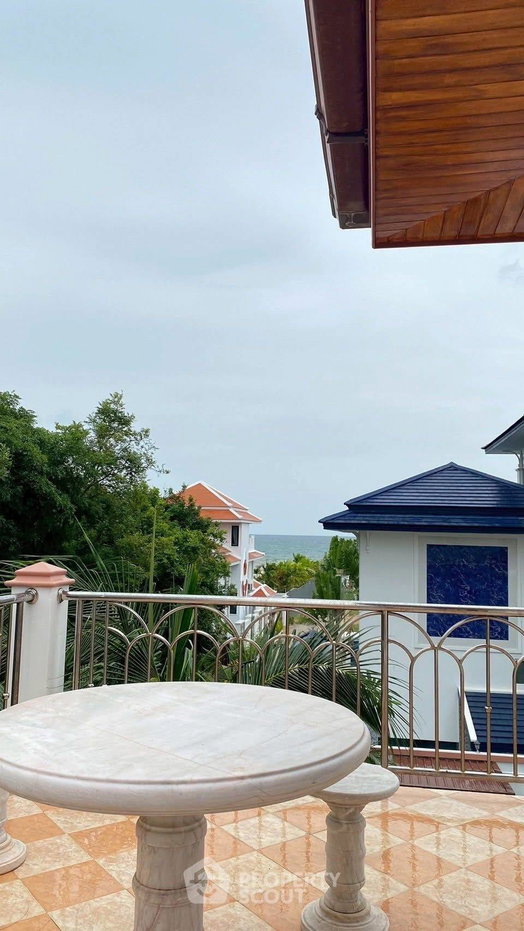 รูป วิลล่า 5 ห้องนอน 400 ตร.ม. ให้เช่า ใน นาจอมเทียน พัทยา (ID 2265856) - รูปที่ 15/17