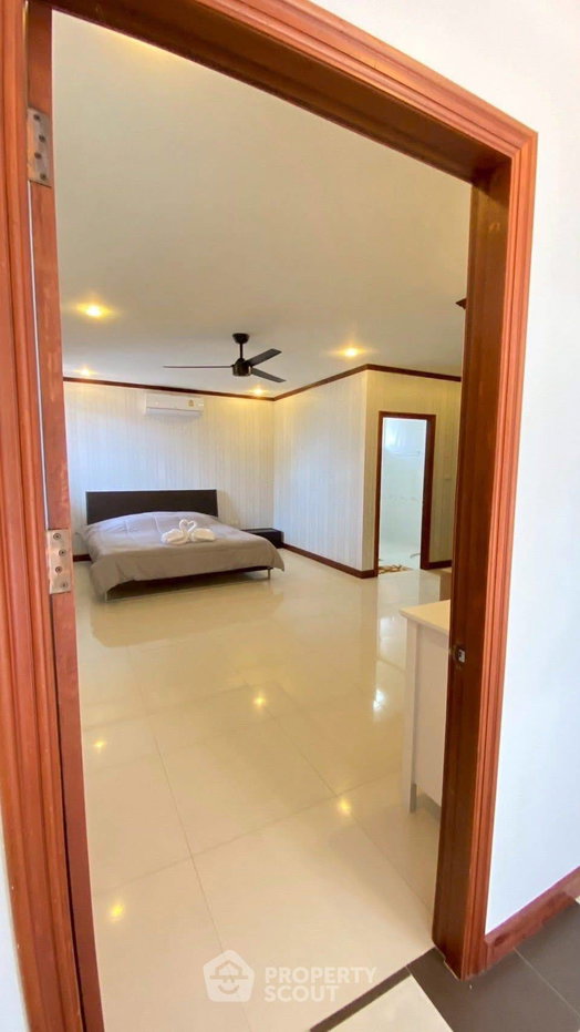 รูป วิลล่า 5 ห้องนอน 400 ตร.ม. ให้เช่า ใน นาจอมเทียน พัทยา (ID 2265856) - รูปที่ 14/17