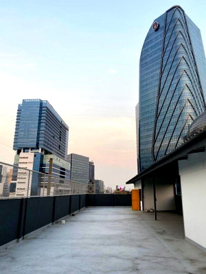 เช่าอาคารพาณิชย์ วัน แบงค็อก   : LTHC13037 – Commercial Building for Rent (อาคารพาณิชย์ให้เช่า) in Rama4 (พระราม 4) Size 1000 sqm. Near MRT Khlong Toey ONLY 430K/Month