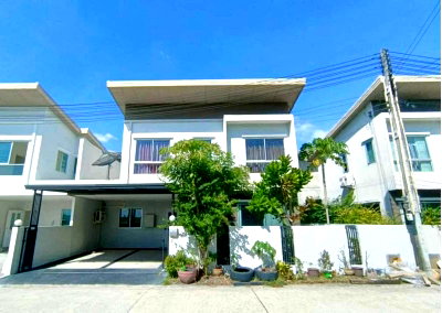 ขายบ้านเดี่ยว : ขายบ้านเดี่ยว หมู่บ้านคาซ่าแกรนด์ ศรีราชา ทำเลดี ติดถนนหลัก ใกล้ห้างเจปาร์ค 