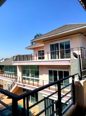 บ้านเดี่ยว ม.นวมินทราธิราช : ขายที่บ้านหรูหลังใหญ่สไตล์ Pool-Villa ถนนพระราม 5 ชุมชนเงียบสงบสังคมบ้านเดี่ยวคนไม่พลุกพล่าน