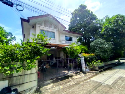 ขายบ้านเดี่ยว : ขายบ้านเดี่ยว  2  ชั้น  ใกล้รถไฟฟ้า 2  กิโลเมตร โครงการเซนโทร รัตนาธิเบศ์ (วัดสวนแก้ว) หลังมุม