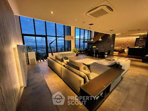 2-BR Condo 234 Sqm, High-Floor 41-42, The Emporio Place Near BTS Phrom Phong (ID 845536)