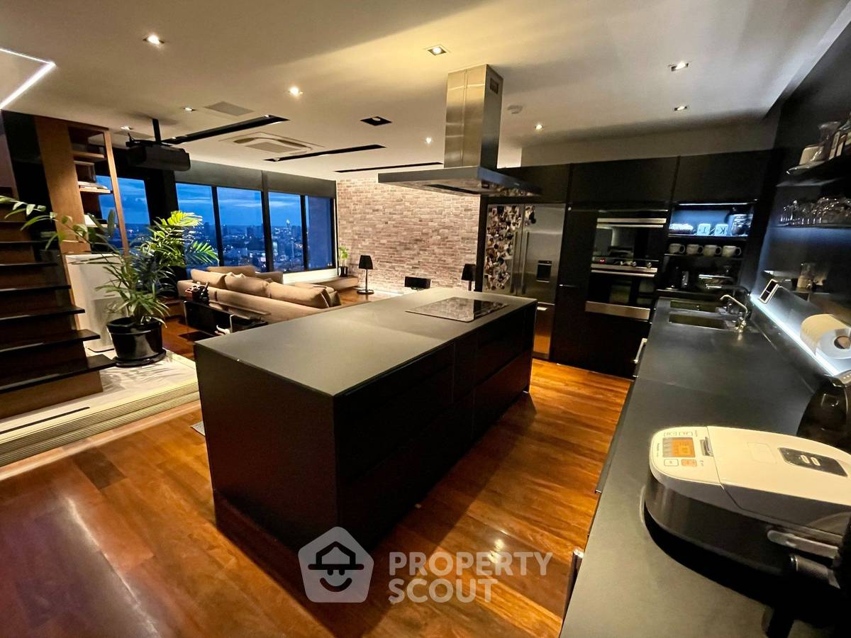 รูป คอนโด 2 ห้องนอน 234 ตร.ม. ชั้นสูง 41-42 The Emporio Place ใกล้ BTS พร้อมพงษ์ (ID 845536) - รูปที่ 13/16