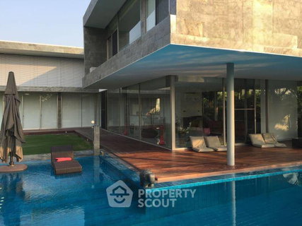 บ้าน 6 ห้องนอน ขาย ที่วินด์มิลล์ วิลเลจ ใกล้สนามบินสุวรรณภูมิ (ID 1096594)