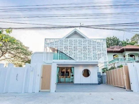 Pool villa for rent in Pattaya, ready to move in, premium location, near Jomtien Beach